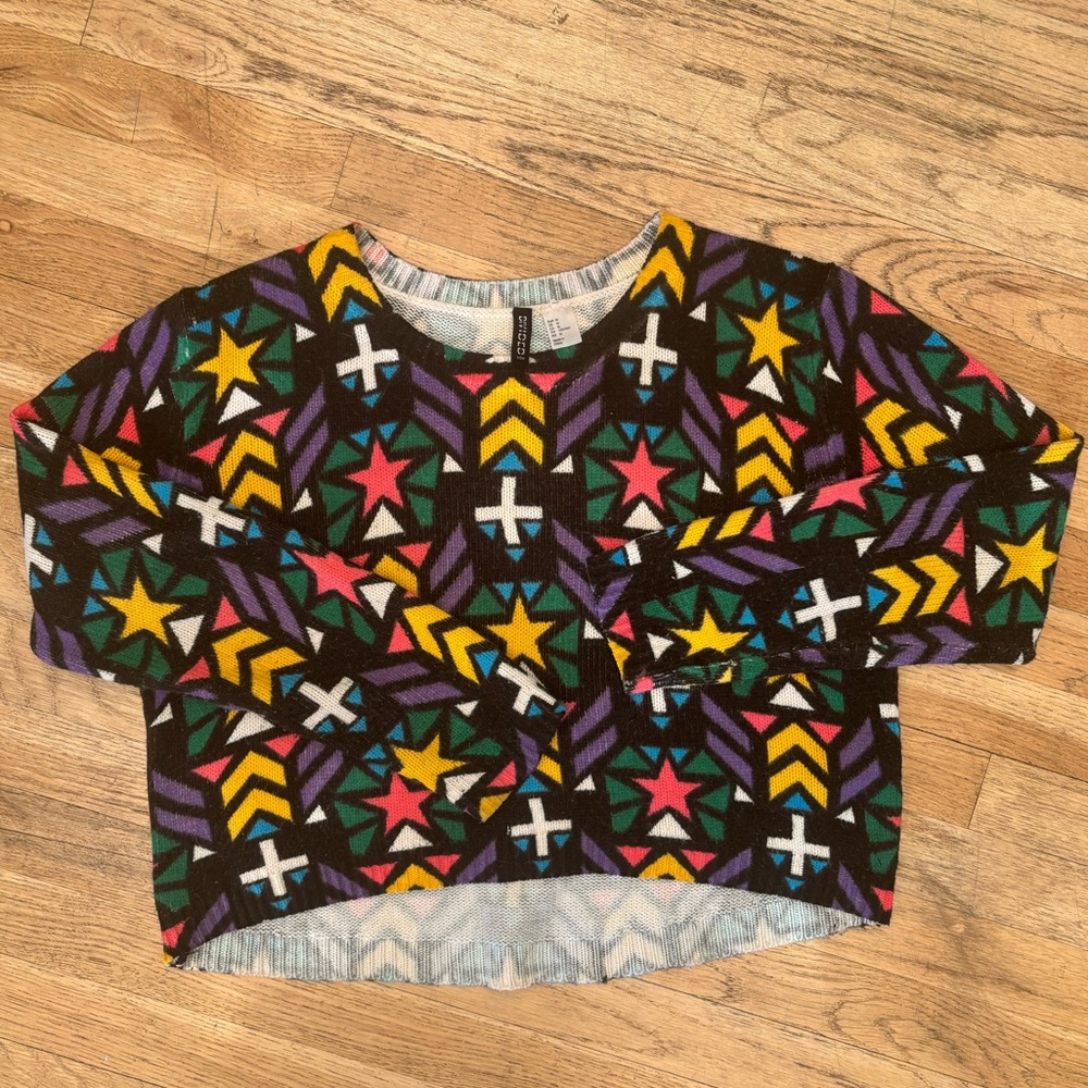 Colorful retro printed crop top sweater! Gently used